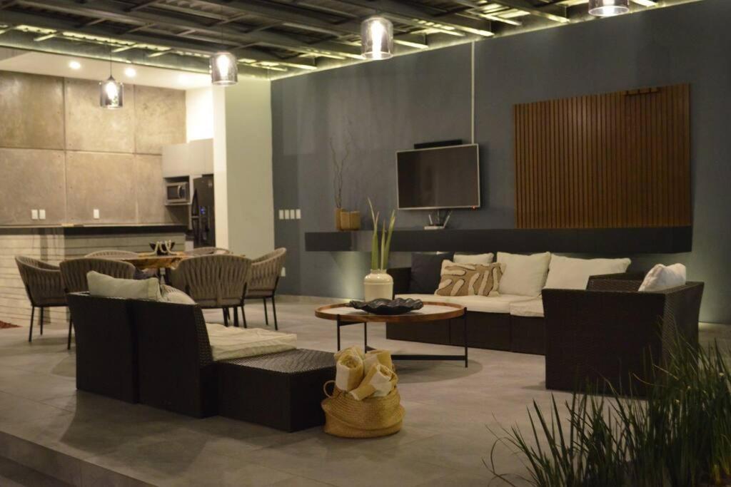 הוילה גואדלחארה Casa Familiar Con Alberca Privada Climatizada מראה חיצוני תמונה